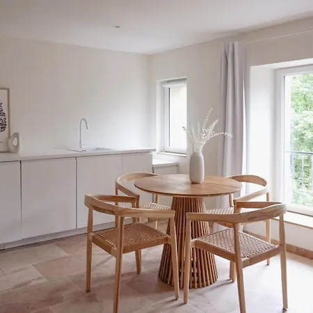 Les Voiles Blanches - Dans Un Chateau * קאין