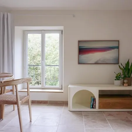 Les Voiles Blanches - Dans Un Chateau Caen