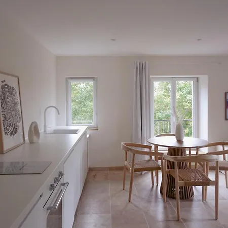 Les Voiles Blanches - Dans Un Chateau * קאין